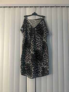 Leopard Print V-Neck Shift Dress in Charcoal and Ivory